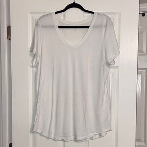 a.n.a White V-Neck Short Sleeve Tee